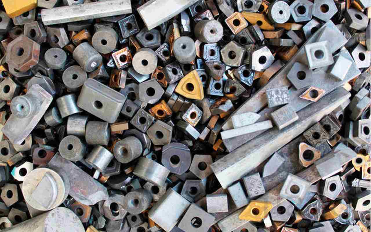 Toată lumea îl aruncă, fără să bănuiască că conține 22 de carate de aur, că se găsește în obiectele de uz cotidian și că poate valora o avere.