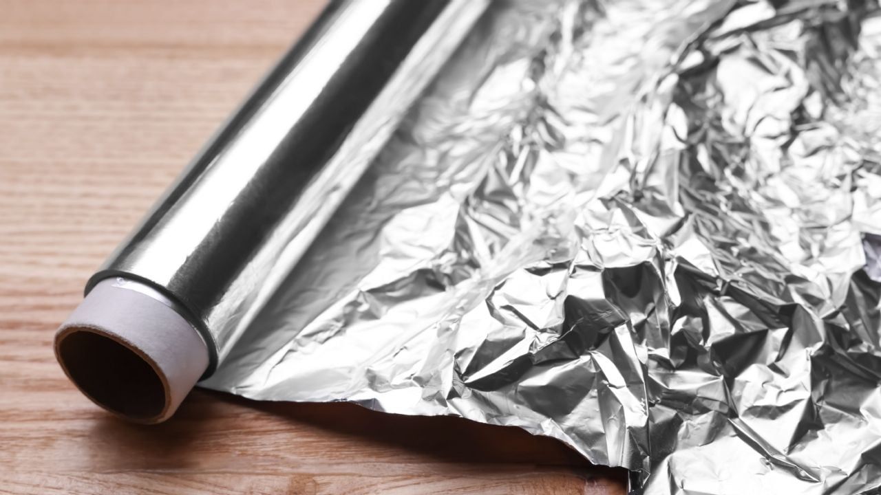 Cum să pui folie de aluminiu într-un ghiveci cu suculente: la ce servește și cum se folosește.