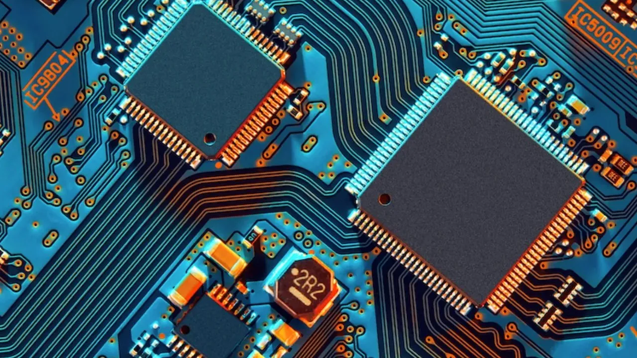 Acum patru ani, în China exista un singur producător de microcircuite care se număra printre cei mai mari 20 de producători mondiali. Astăzi sunt trei.