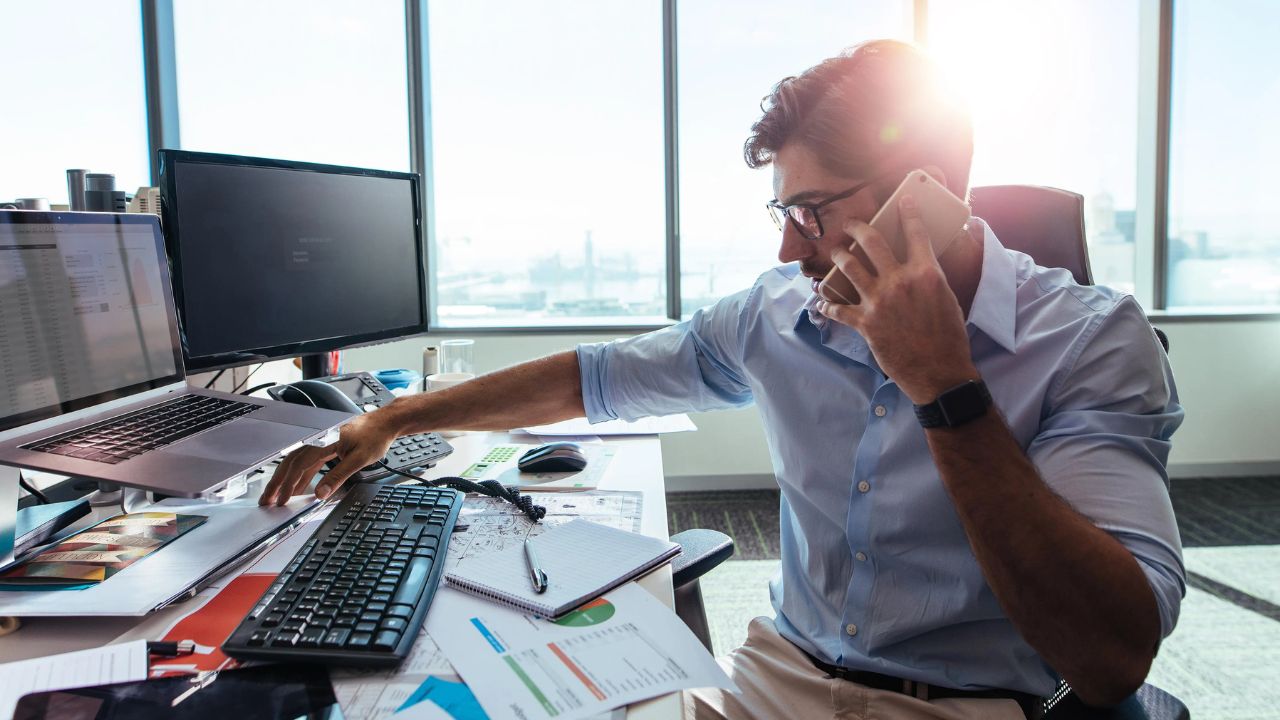 Înaintea dezbaterii privind reforma legislației muncii, guvernul atrage atenția asupra schimbărilor din domeniul ocupării forței de muncă: ce spun datele.