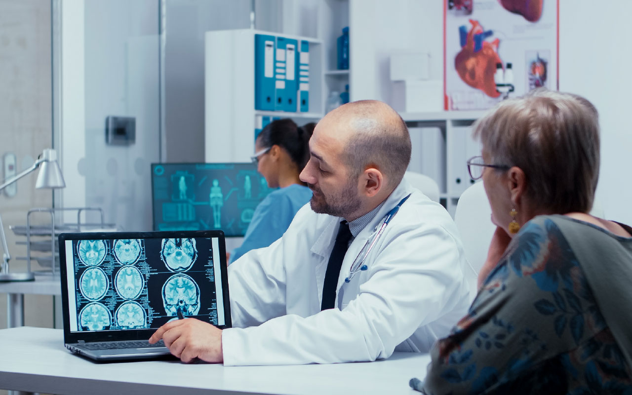 Adaptarea personalizată a biomarkerilor: o descoperire care poate schimba viitorul diagnosticării bolii Alzheimer.