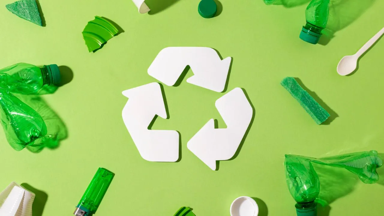 Un grup de cercetători încearcă să transforme deșeurile în materiale plastice biodegradabile „ale viitorului”.