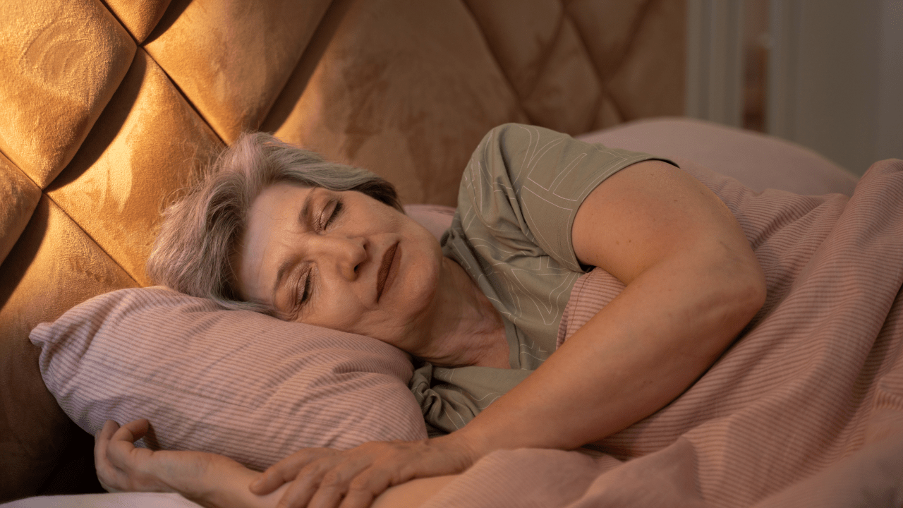 Un nou studiu arată cum să-ți recapeți capacitățile mentale: „Un somn scurt te poate ajuta să gândești mai clar și să continui să lucrezi cu concentrare”.