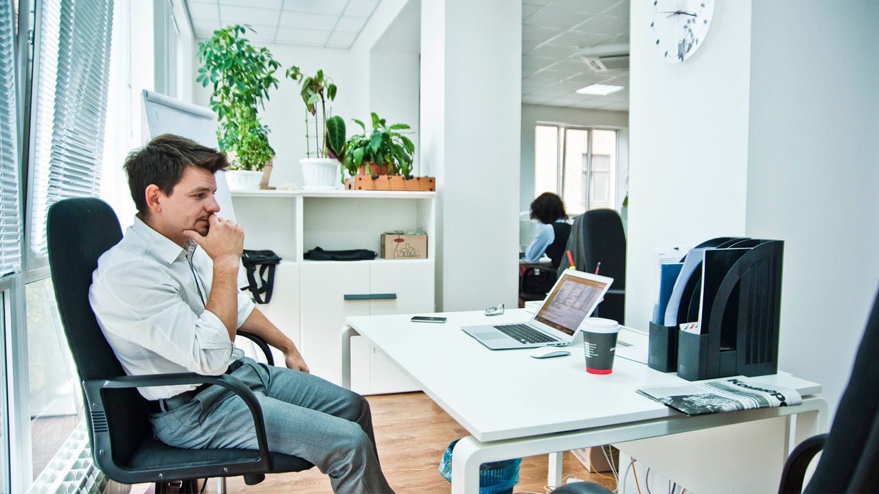 Înaintea dezbaterii privind reforma legislației muncii, guvernul atrage atenția asupra schimbărilor din domeniul ocupării forței de muncă: ce spun datele.