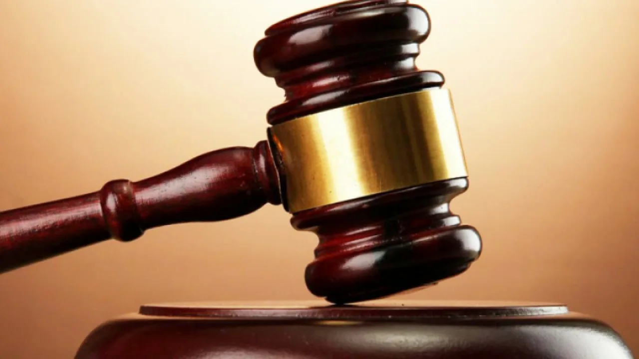 Curtea Supremă aduce modificări la Registrul Stării Civile și clarifică procedura de înregistrare a copiilor născuți în acest mod de către părinți.