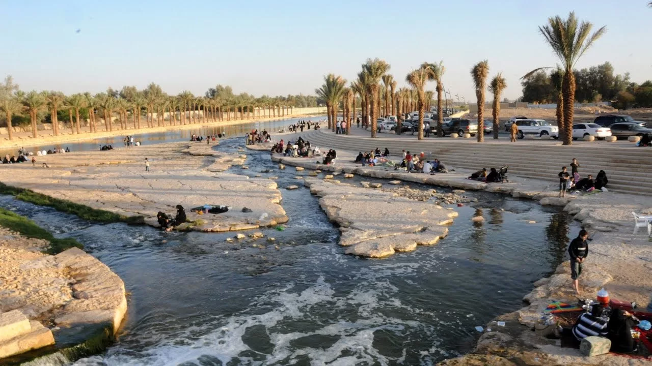 Arabia Saudită a construit un râu de 100 de kilometri, care izvorăște din stațiile de epurare, creând astfel noi ecosisteme.