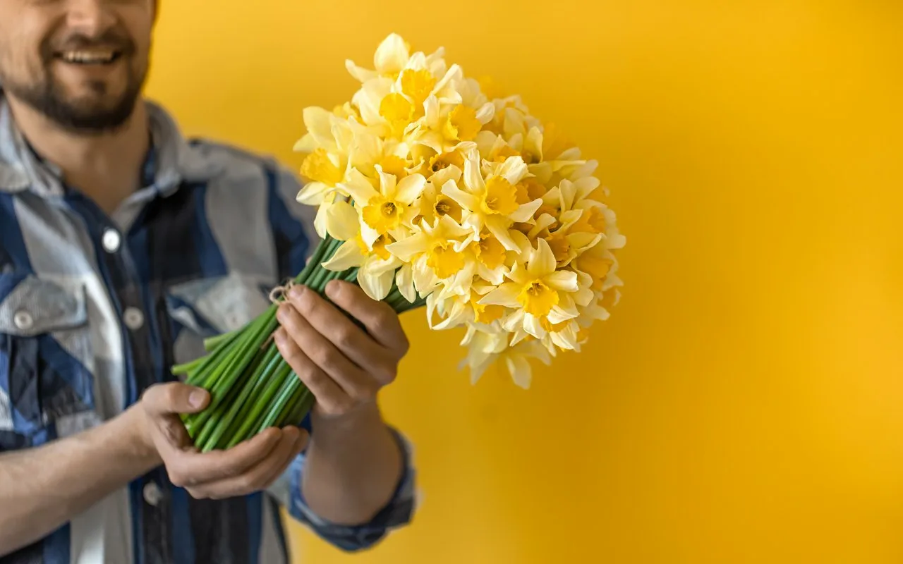 Care sunt, din punct de vedere psihologic, caracteristicile persoanelor narcisiste și cum să interacționăm cu ele?
