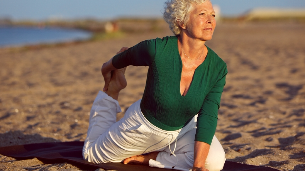 Ce tipuri de jocuri sunt cele mai eficiente pentru îmbunătățirea flexibilității cognitive la persoanele peste 60 de ani?