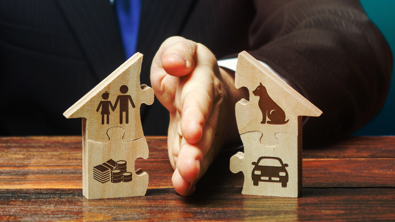 Ce este împărțirea bunurilor în cazul moștenirii: când se aplică și ce active sunt afectate?