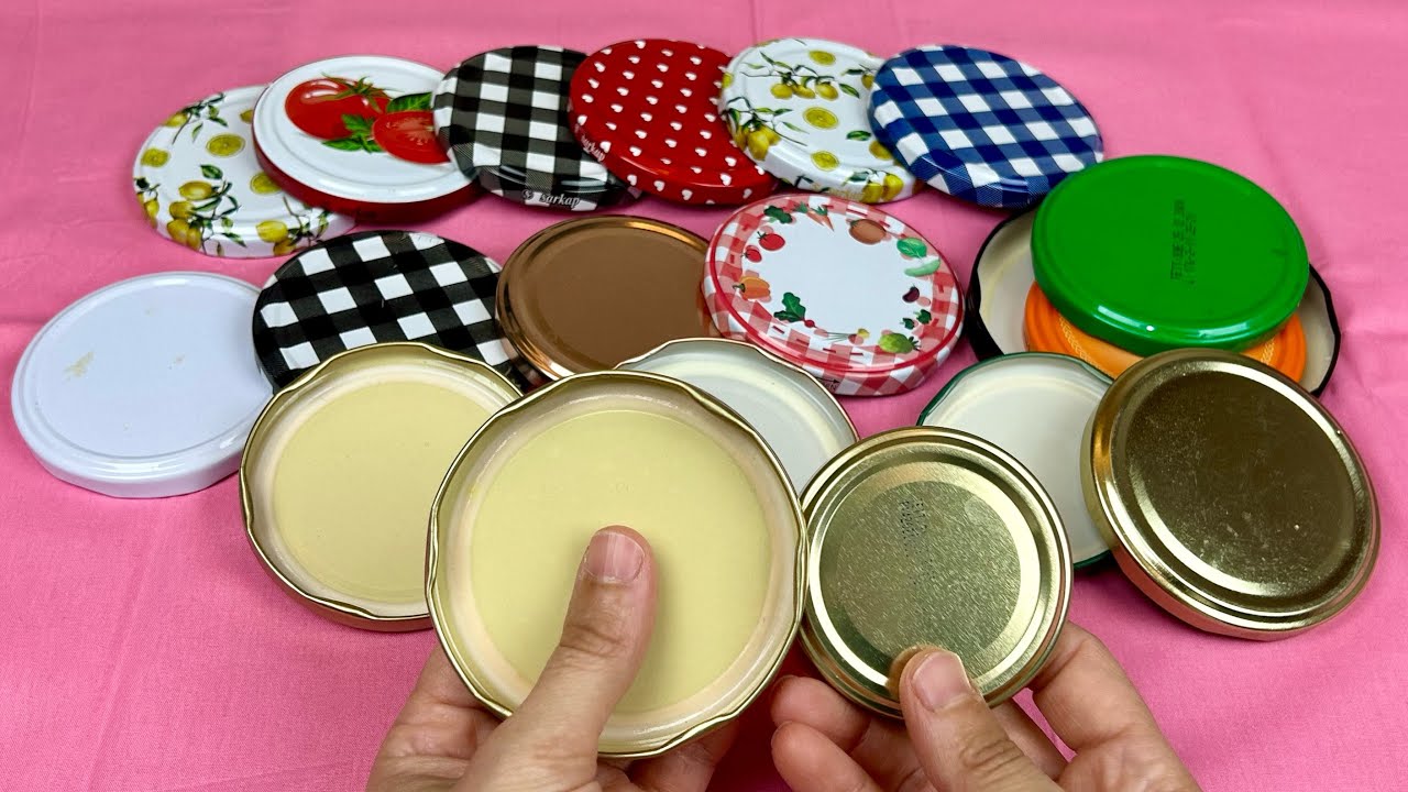 Agățarea capacelor de la borcanele cu gem pe balcon: de ce este recomandat și la ce servește.