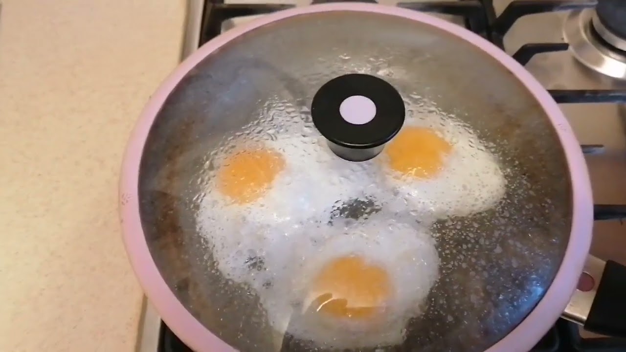 De ce se recomandă să adăugați oțet în tigaie atunci când prăjiți ouăle?