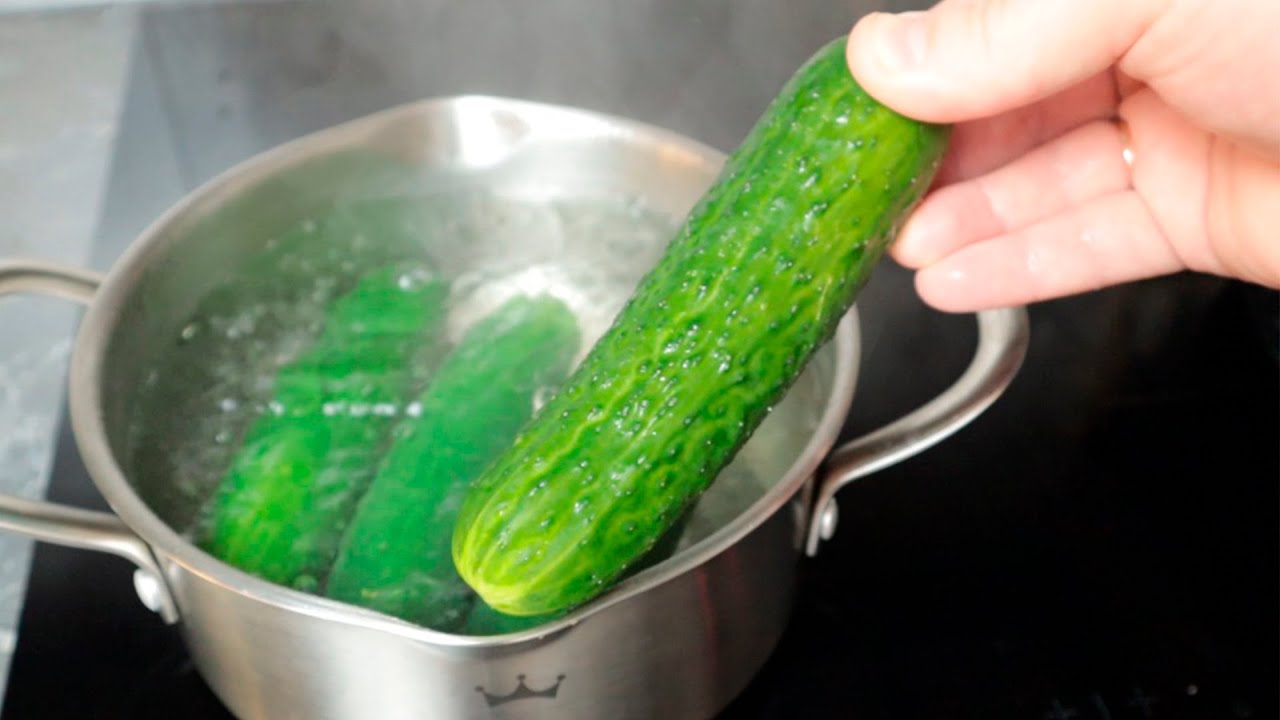 Fierberea felii de castravete cu frunze de dafin: care sunt avantajele și cum se utilizează, în opinia experților.