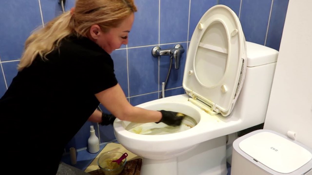 Acest produs simplu de bucătărie este mult mai mult decât un simplu degresant: curăță și toaleta!