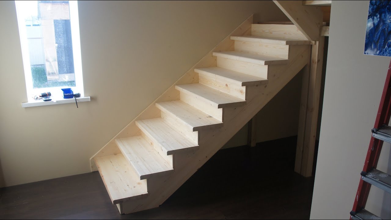 Dacă aveți o scară veche, înseamnă că dețineți o comoară: 3 idei pentru conservarea relicvei