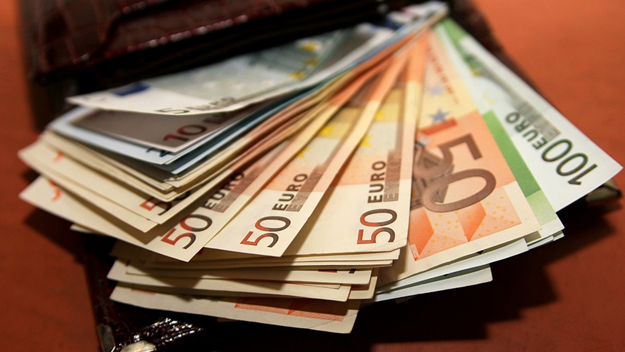 Ministerul Muncii va putea să impună veto asupra contractelor de stat cu companiile care nu respectă confidențialitatea salariilor.