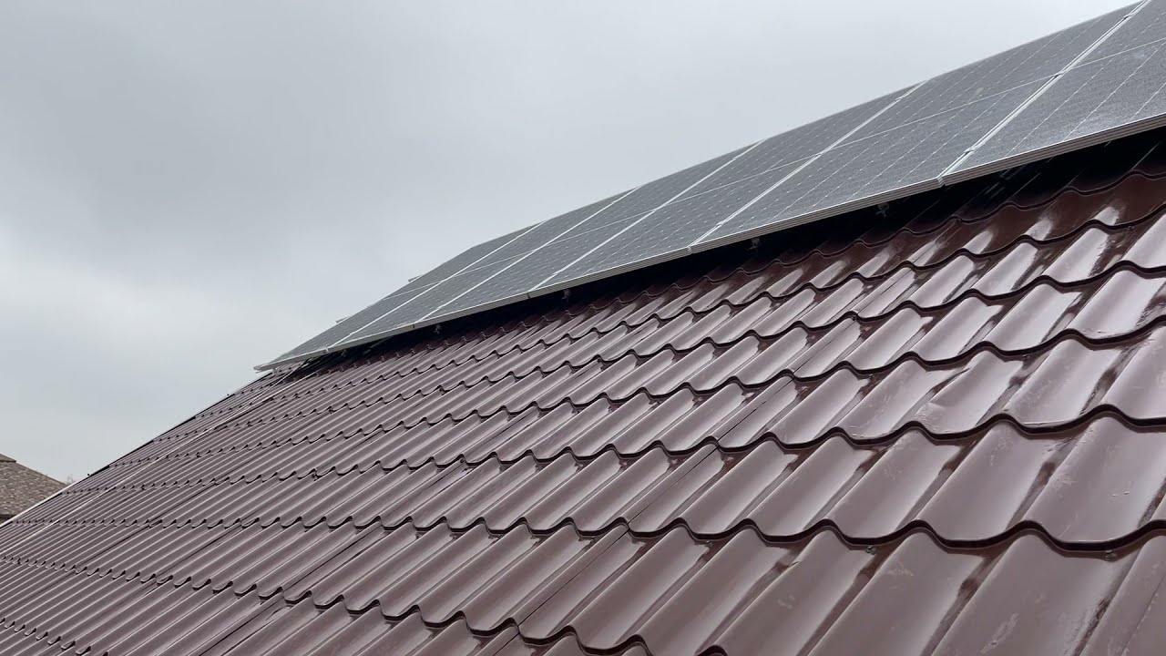 Un grup de ingineri utilizează tehnologii antice chinezești de construcție pentru a crea țigle eficiente din punct de vedere energetic, care funcționează cu energie solară.