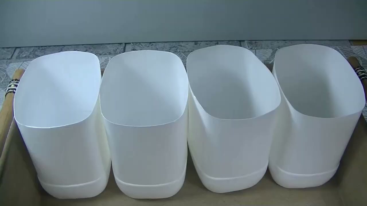 Nu aruncați cutiile de carton de la lapte, din ele se pot face organizatoare destul de bune.