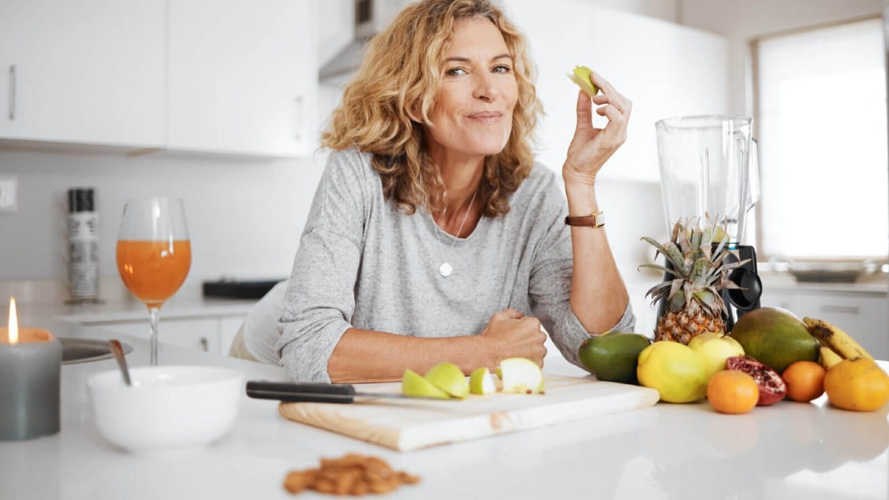 Conform unui nou studiu, dieta mediteraneană reduce riscul de accident vascular cerebral la femeile aflate în postmenopauză cu până la 25%.